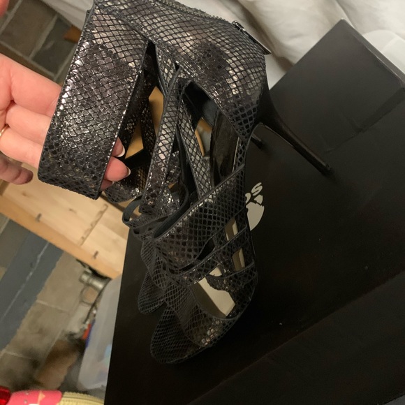 Michael Kors Shiloh Open Toe Strappy Heels sz 10 - Picture 4 of 5